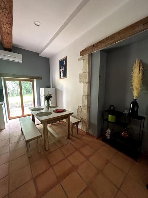 Superbe Appartement Cosy Avec Jardin 尼姆 外观 照片